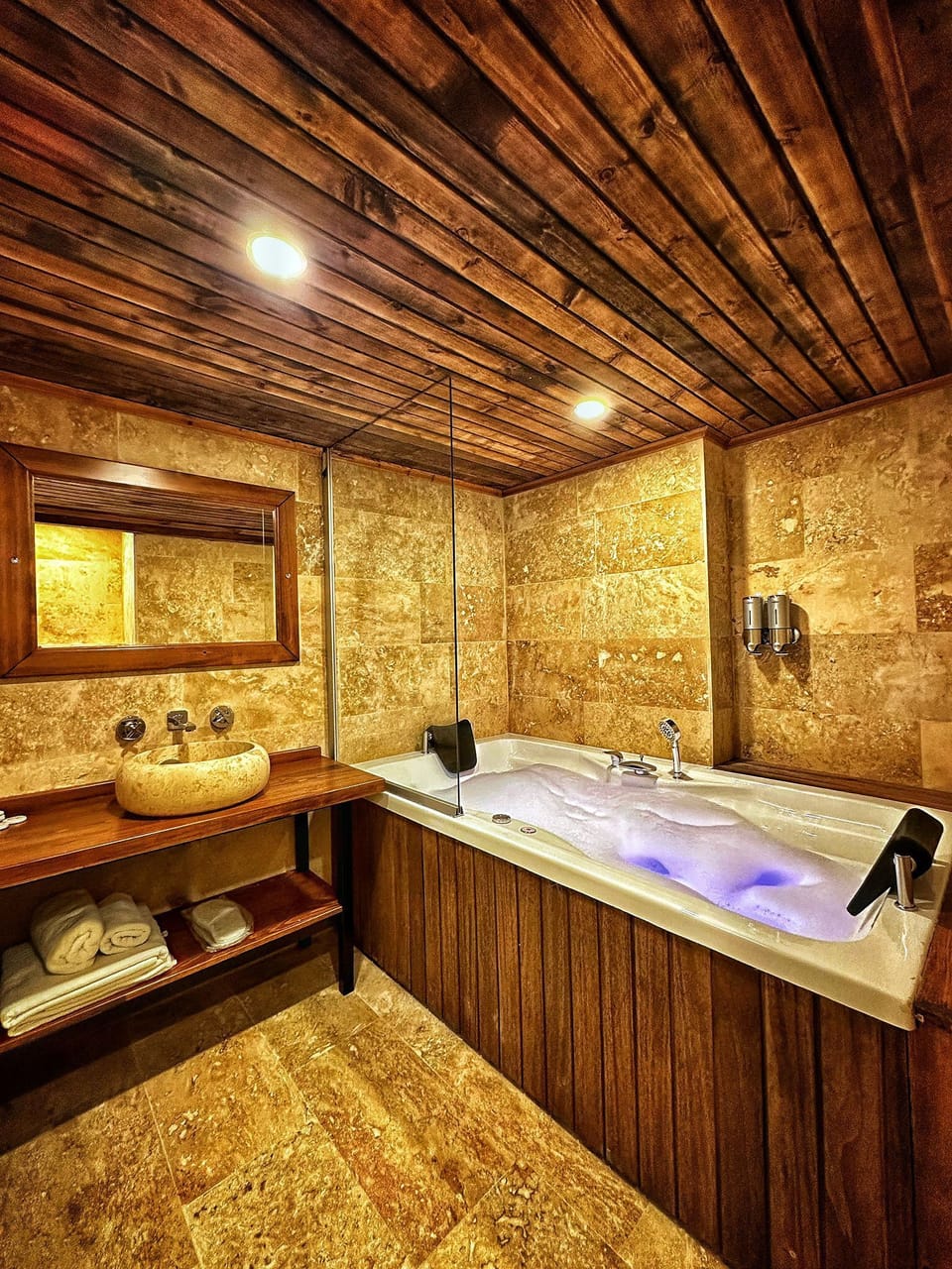 Premium Room, Hot Tub | Bathroom | Designer toiletries, hair dryer, bathrobes, slippers
