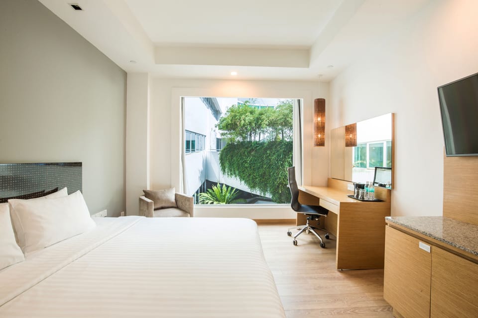 Deluxe Room | Courtyard view