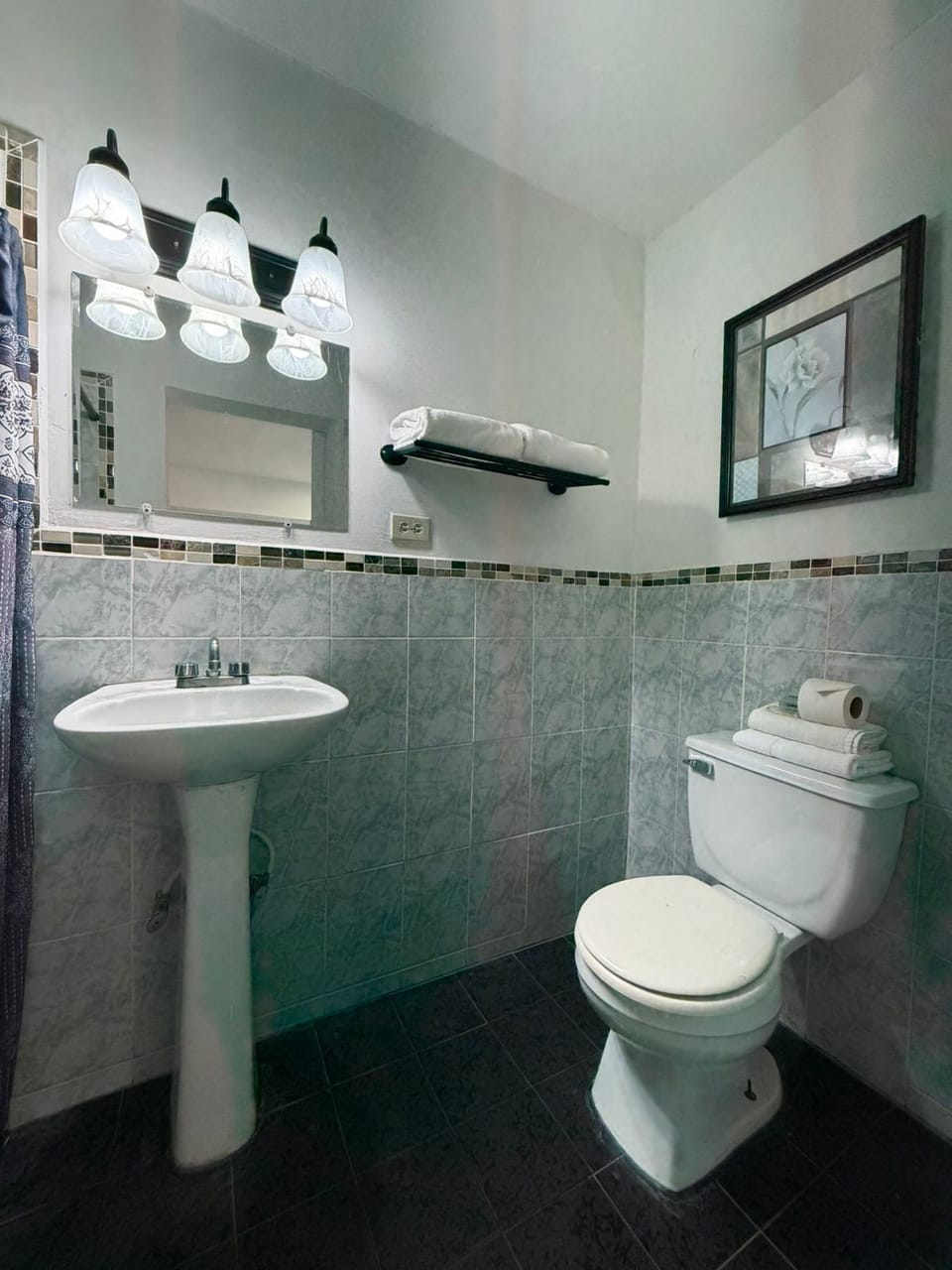 Bathroom sink