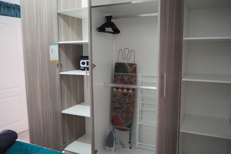 Iron/ironing board