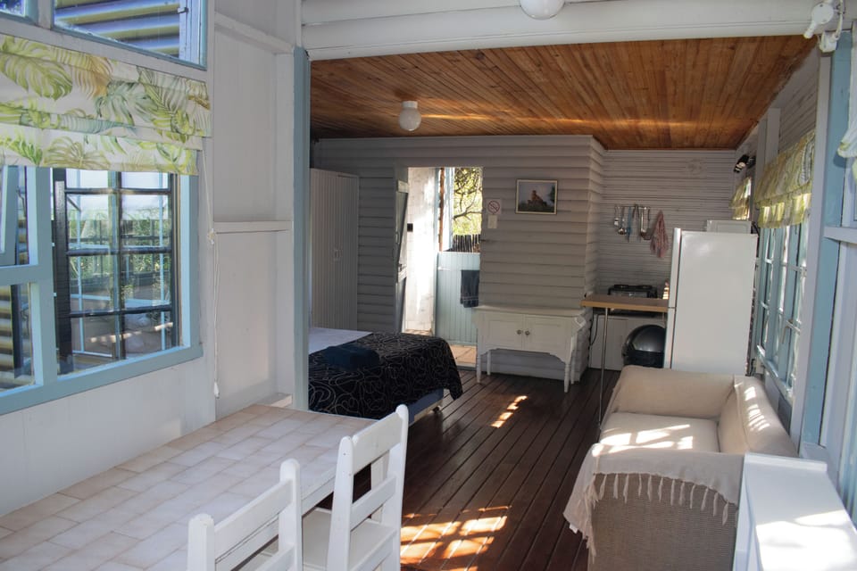Bush Cottage | Iron/ironing board (on request), bed sheets