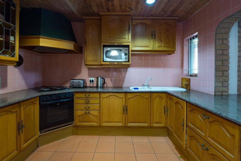 Fridge, coffee/tea maker, electric kettle