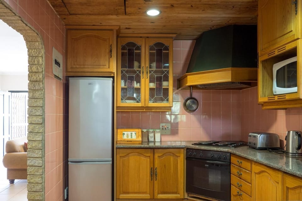 Fridge, coffee/tea maker, electric kettle