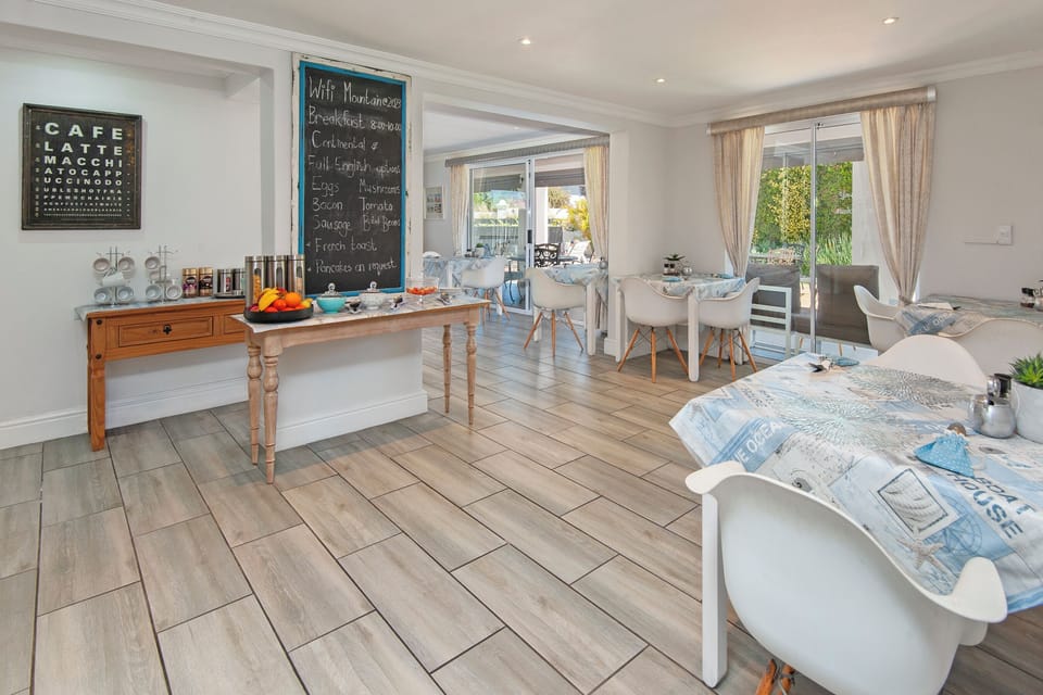 Free daily English breakfast