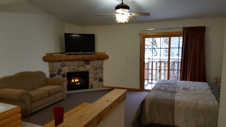 Luxury Villa, 2 Bedrooms, Kitchen, Park View | 1 bedroom, premium bedding, free cribs/infant beds, free WiFi