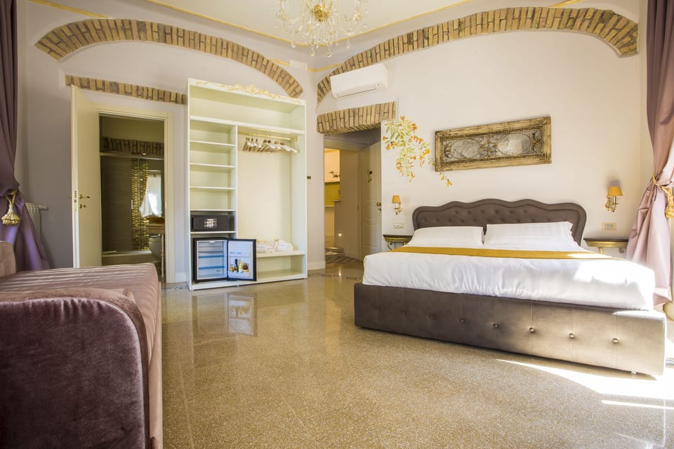 Exclusive Suite, City View | Premium bedding, free minibar items, in-room safe