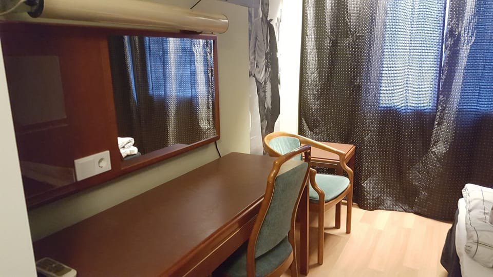 Economy Twin Room | Premium bedding, pillowtop beds, desk, laptop workspace
