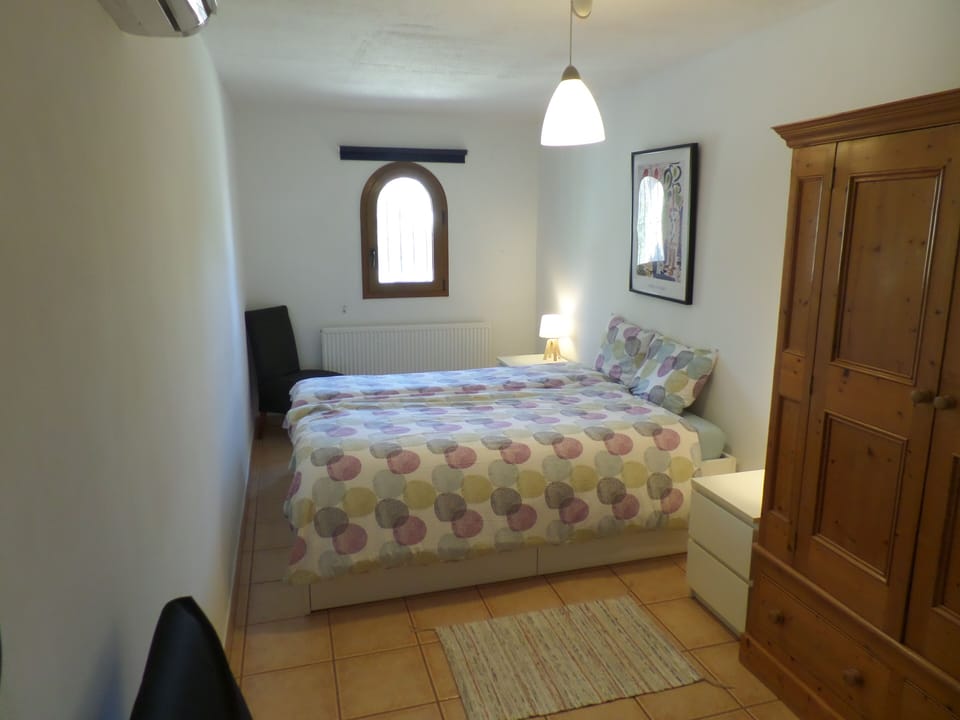 Apartment, 2 Bedrooms (Picasso) | 1 bedroom, desk, iron/ironing board, cribs/infant beds