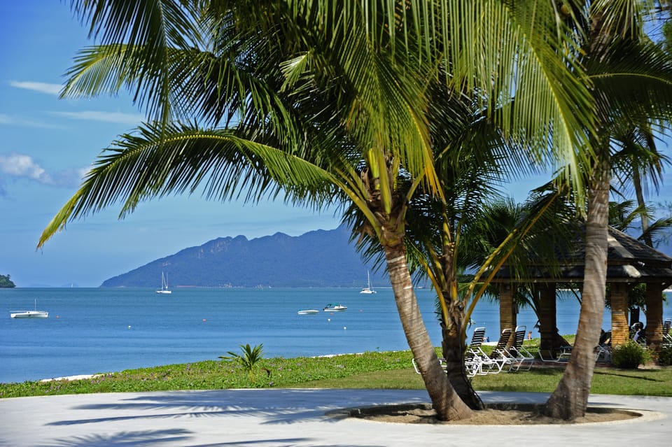 Private beach, sun loungers, beach towels
