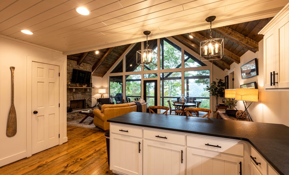 The Nest - Lake Nantahala, 2 bedrooms, Mountain & Lake Views | Private kitchen | Toaster, dining tables
