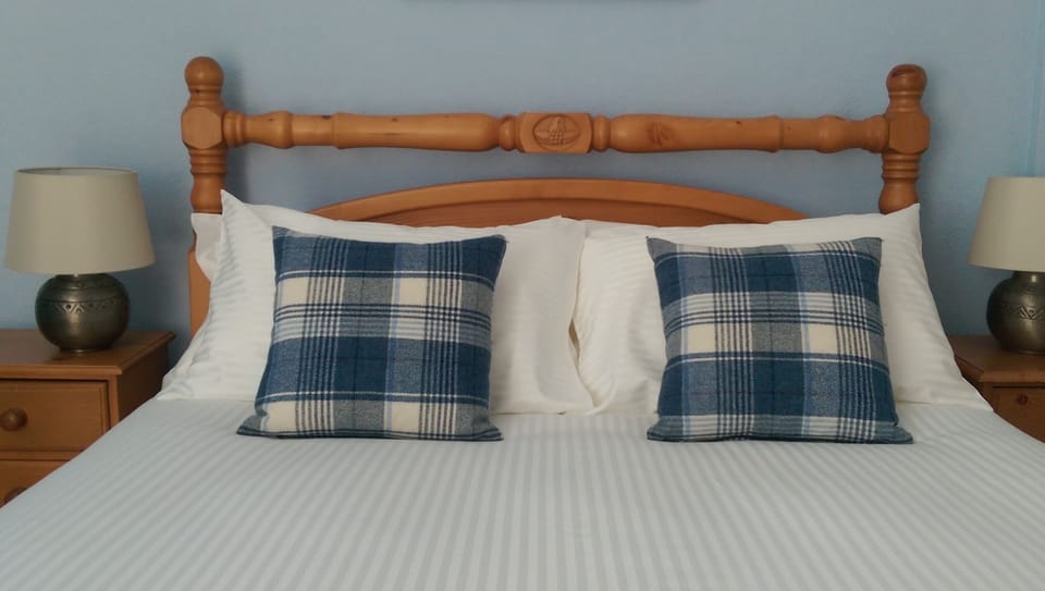 Deluxe Double Room, Ensuite (The Kennedy Room) | Premium bedding, soundproofing, iron/ironing board, bed sheets