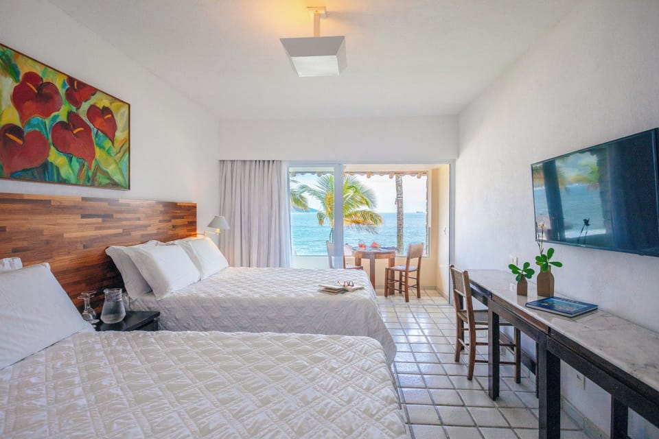 Superior Room | Minibar, in-room safe, blackout drapes, free WiFi