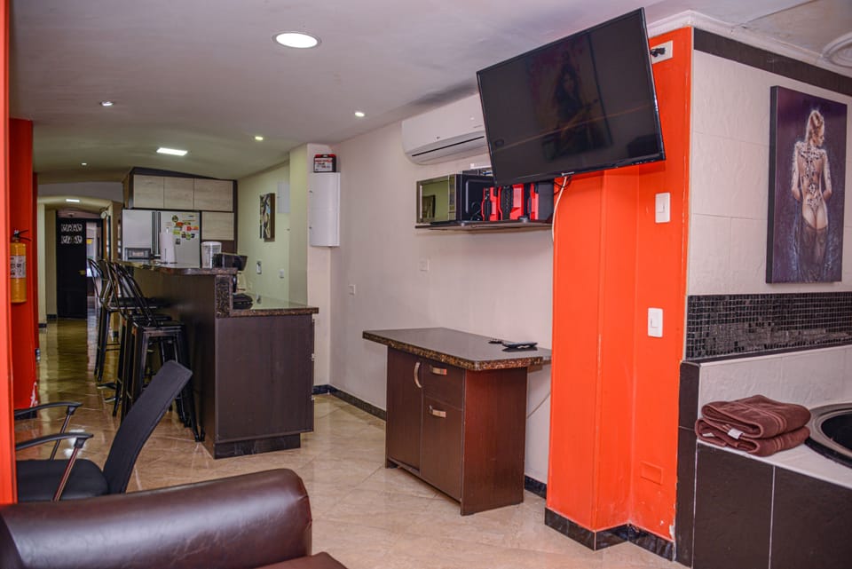 Exclusive Apartment, 2 Bedrooms (102) | Jetted tub