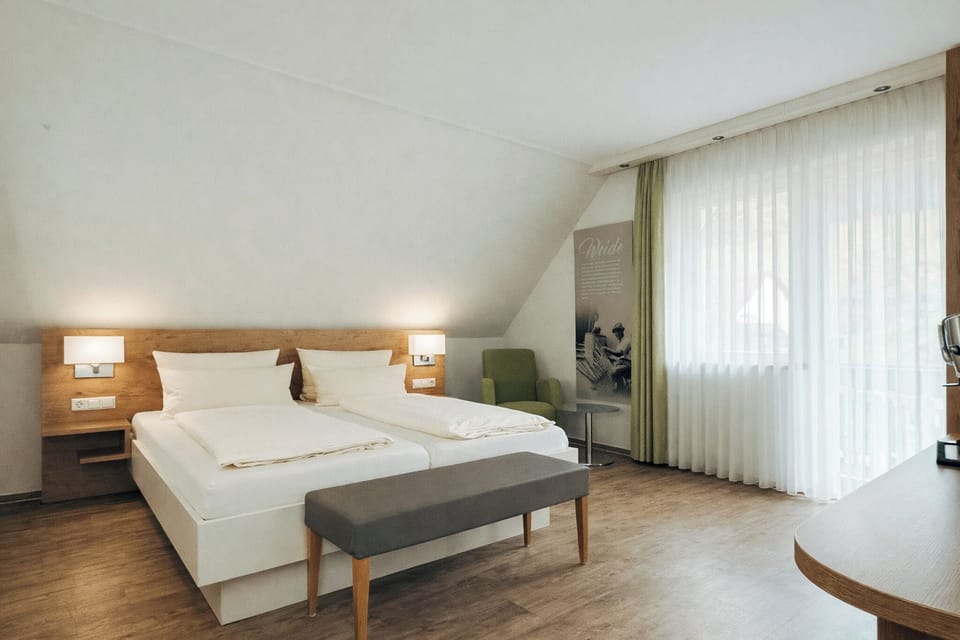 Comfort Double Room | Premium bedding, minibar, in-room safe, WiFi (free)