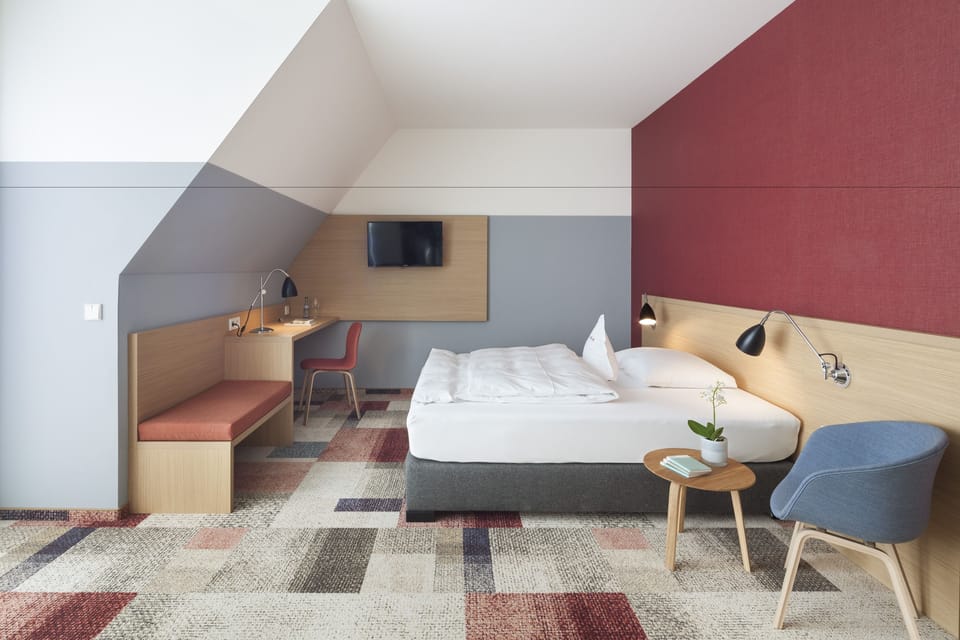 Hypo-allergenic bedding, in-room safe, desk, laptop workspace
