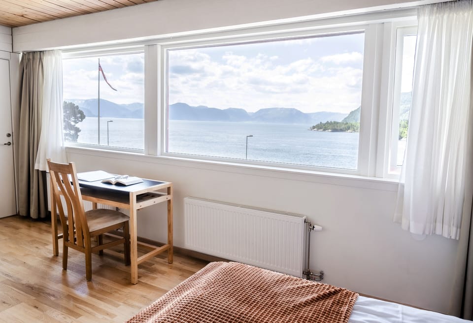 Deluxe Double Room, Sea View | Blackout drapes, free WiFi, bed sheets