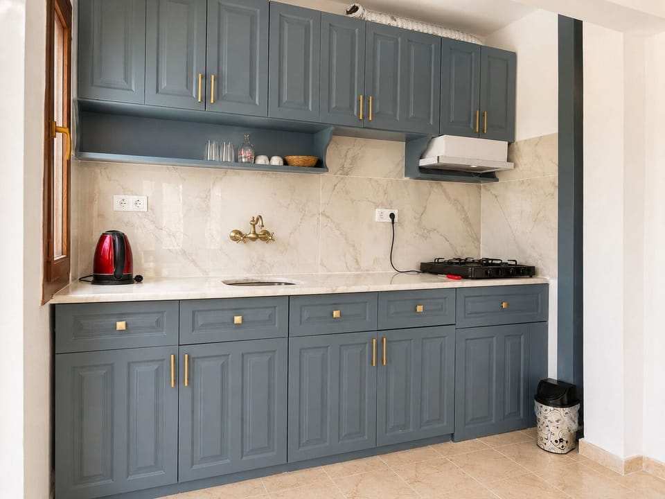 Family Apartment, 1 Bedroom | Private kitchen | Fridge, microwave