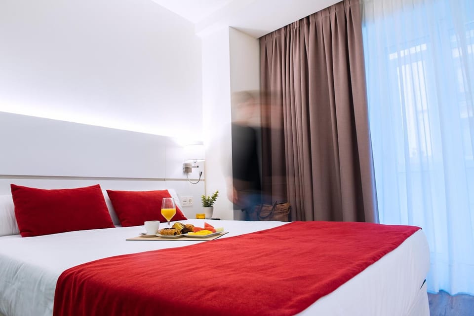 In-room safe, desk, blackout drapes, soundproofing