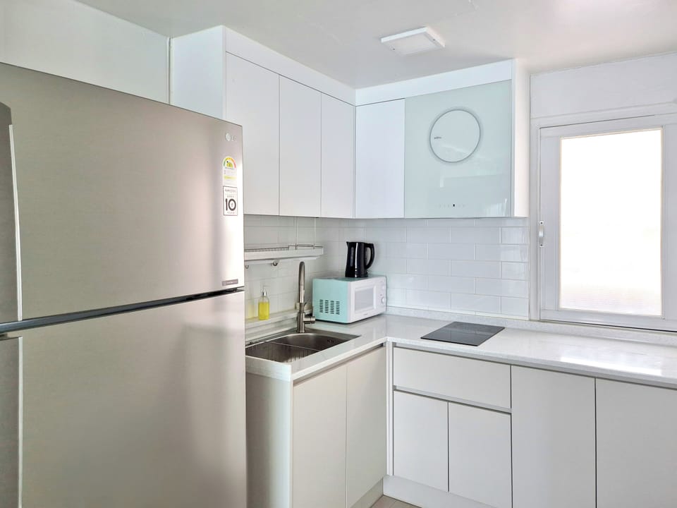 Duplex | Private kitchen | Fridge, microwave, stovetop, rice cooker