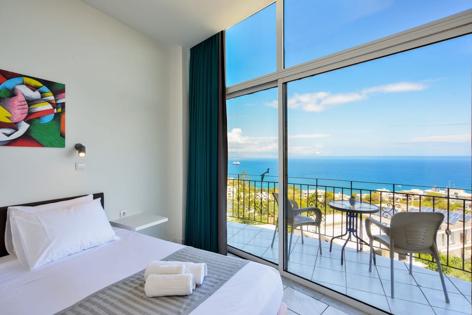 Superior Double or Twin Room, Partial Sea View | Frette Italian sheets, premium bedding, minibar (free items)