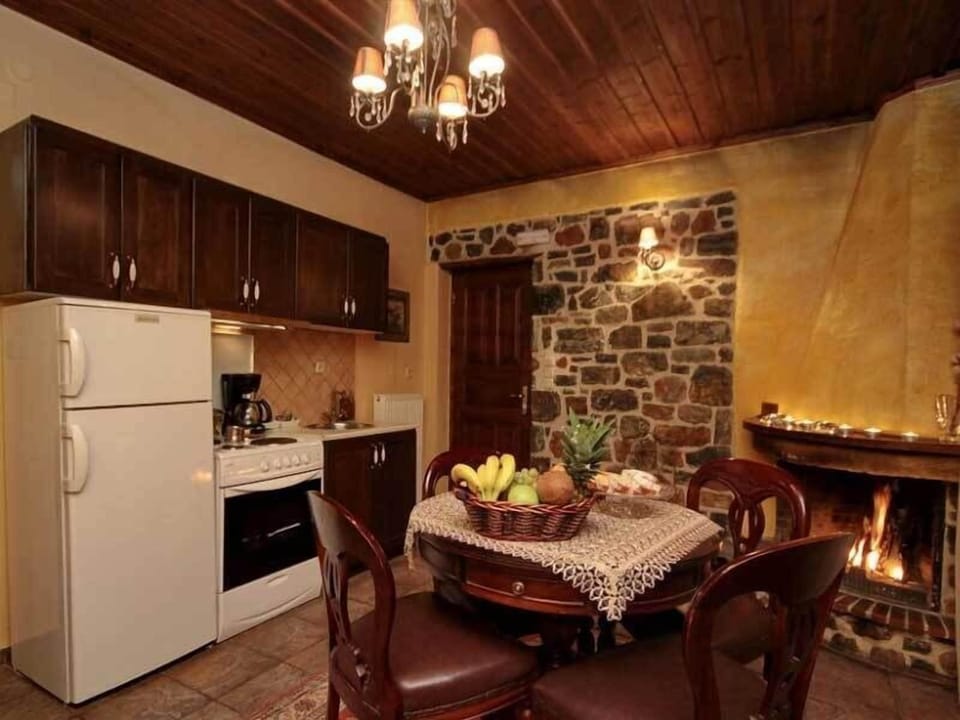 Apartment, 1 Bedroom, Fireplace, Mountain View | Living area | Flat-screen TV, DVD player