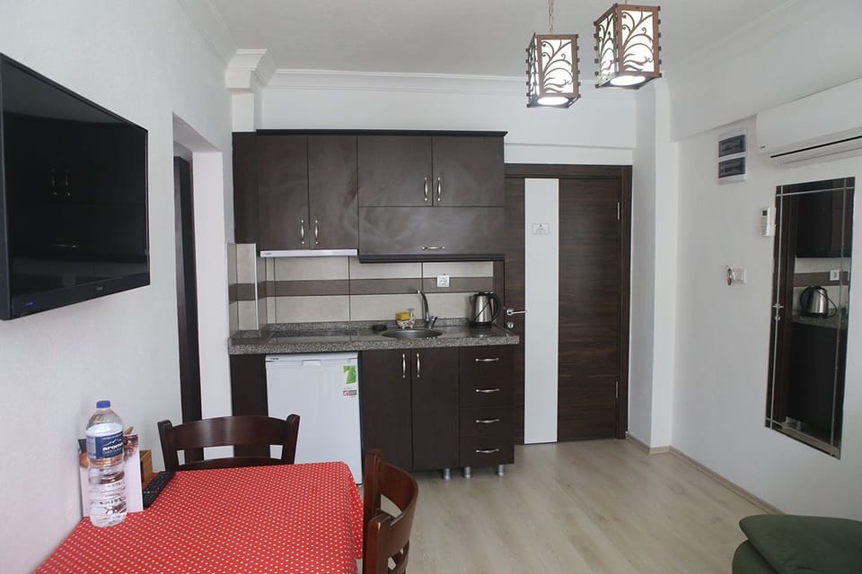 Family Suite, 1 Bedroom, Non Smoking | In-room safe, desk, free WiFi