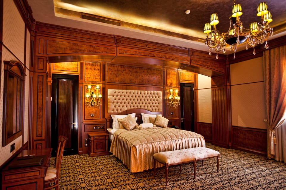 Presidential Suite | Minibar, desk, soundproofing, iron/ironing board