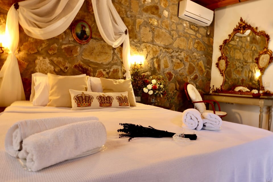 Superior Room, Patio, Pool View | Minibar, desk, free WiFi, bed sheets
