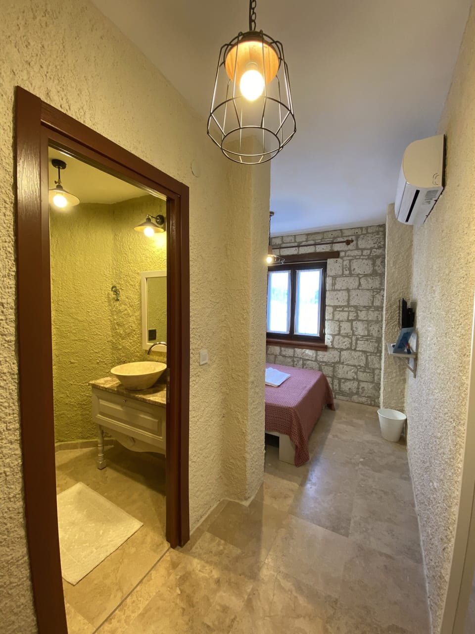 Standard Room | Premium bedding, soundproofing, WiFi (free), bed sheets