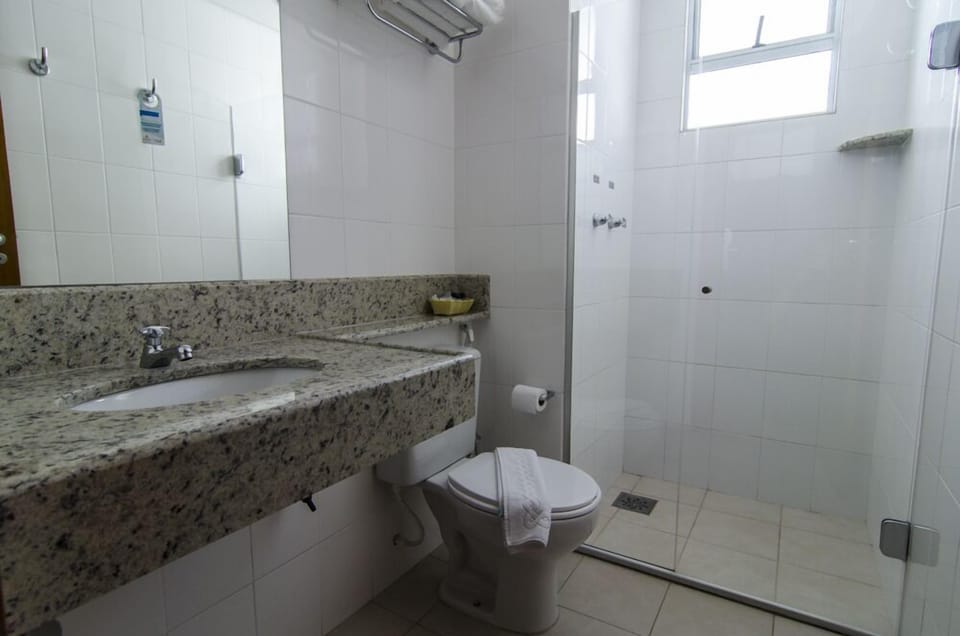 Shower, free toiletries, towels