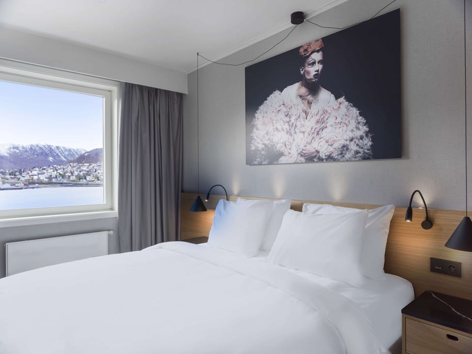 In-room safe, desk, laptop workspace, WiFi (free)