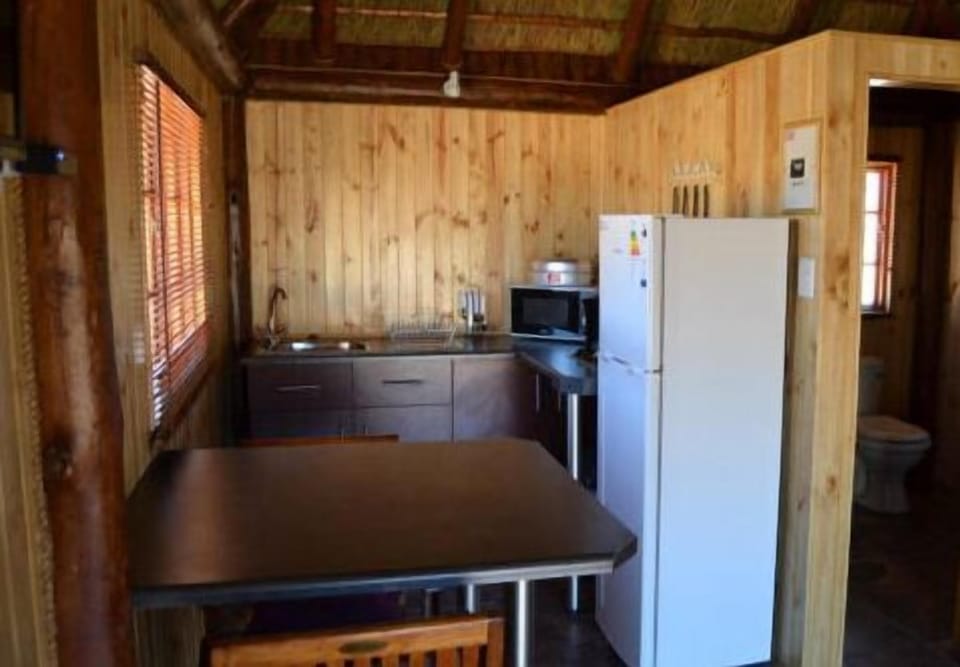 Coffee/tea maker, full-size fridge, microwave