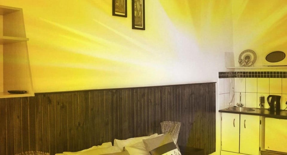 Budget Double Room | In-room safe, WiFi (free)