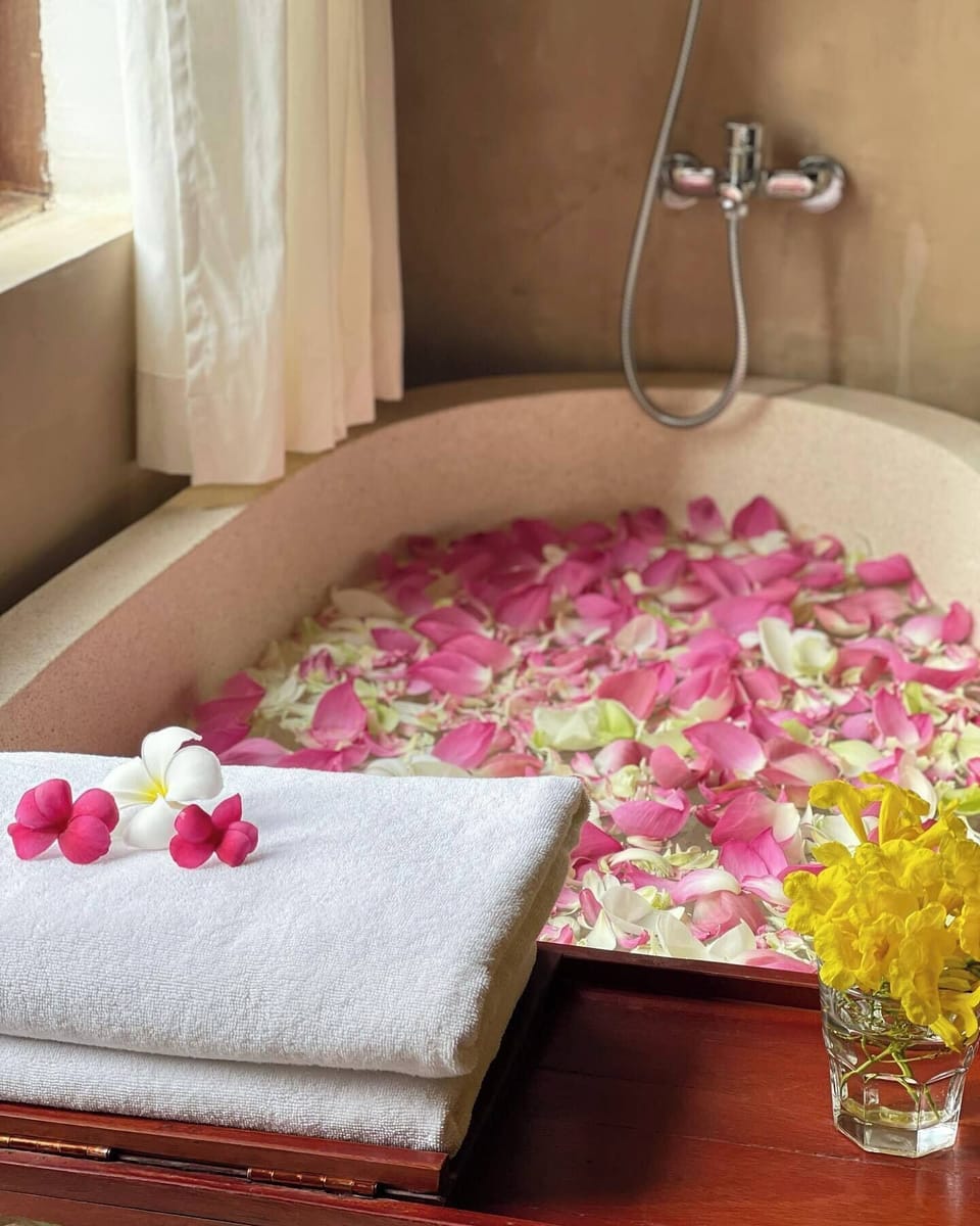 Family Suite | Minibar, in-room safe, desk, blackout drapes