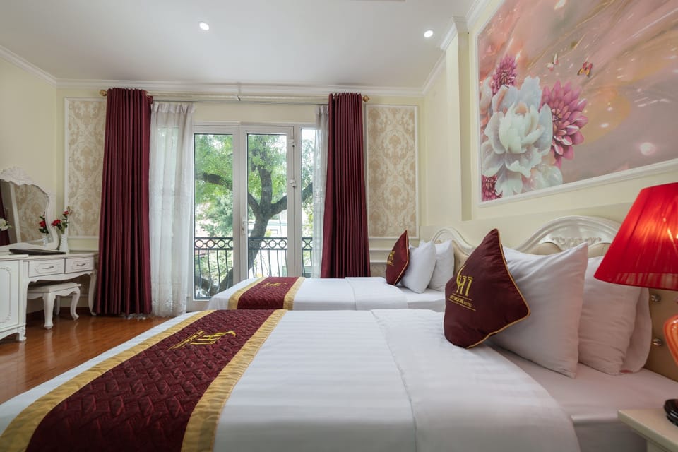 Junior Suite, Balcony | Premium bedding, minibar, in-room safe, desk