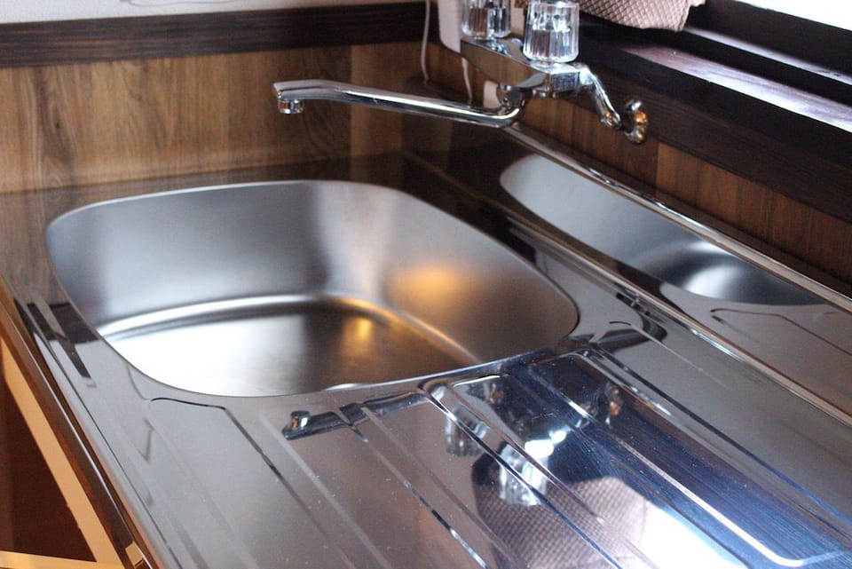 Triple Room, Non Smoking | Private kitchen | Full-size fridge, microwave, oven, stovetop
