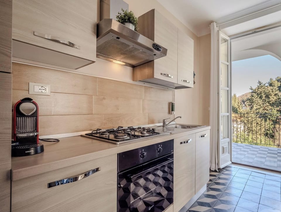 Apartment, 1 Bedroom | Private kitchen | Full-size fridge, microwave, stovetop, cookware/dishes/utensils