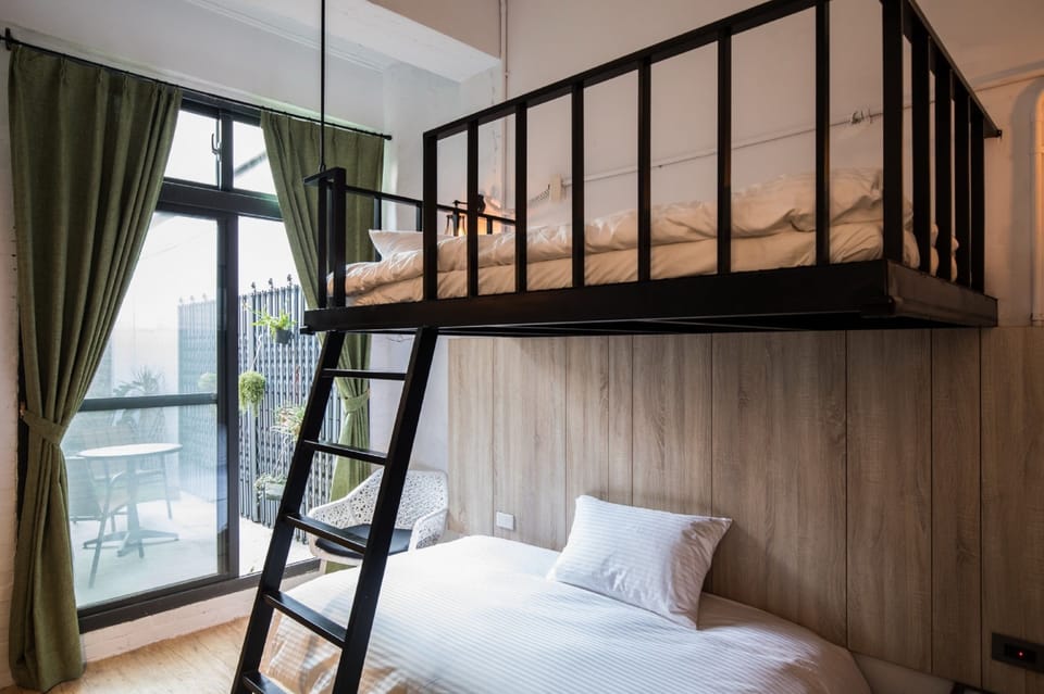Comfort Quadruple Room | Blackout drapes, free WiFi, bed sheets