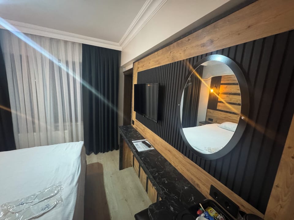 Economy Double Room, Non Smoking | Premium bedding, minibar, soundproofing, iron/ironing board