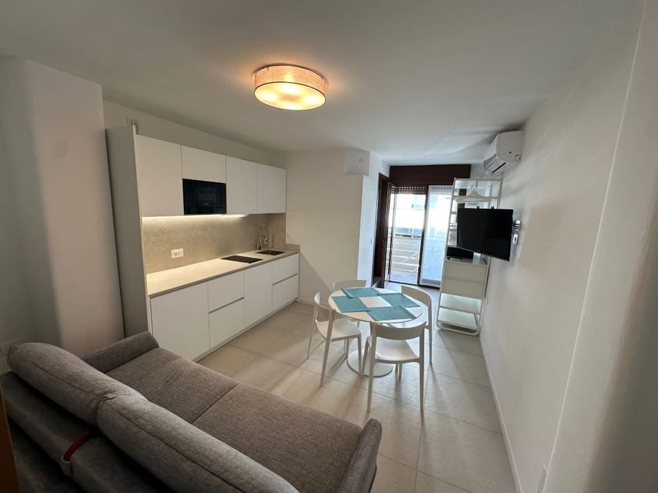 Superior Studio, Balcony | Premium bedding, in-room safe, free WiFi, bed sheets