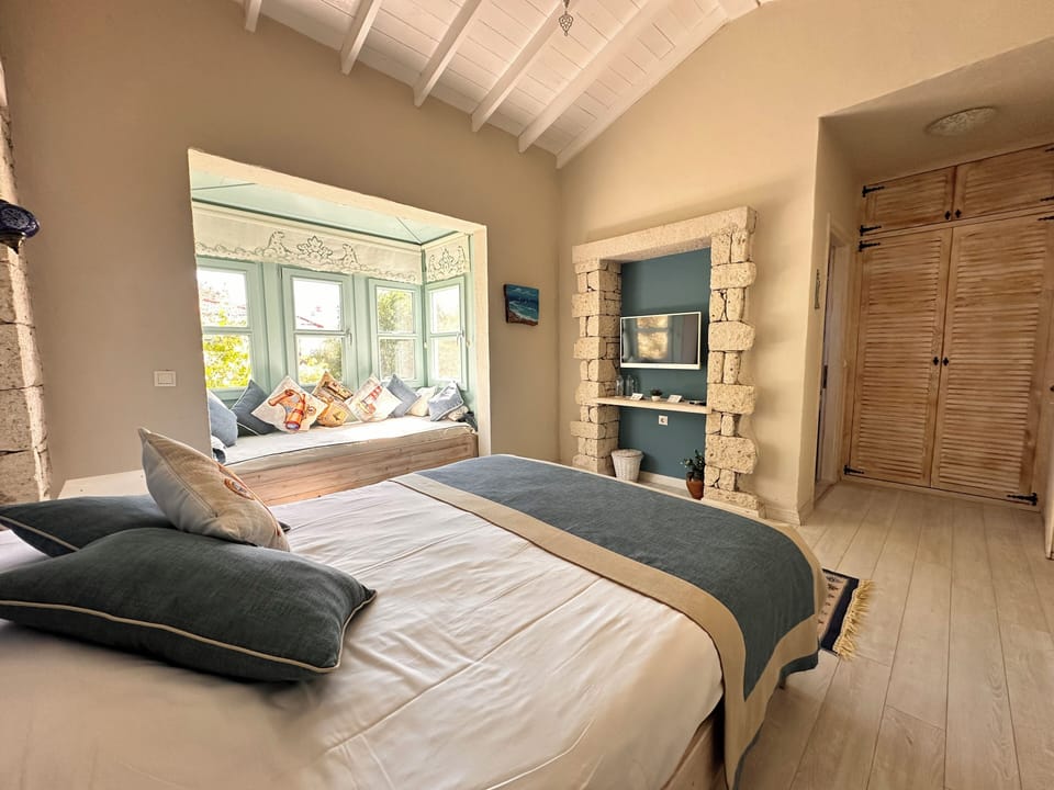 Superior Triple Room | Premium bedding, in-room safe, individually decorated, free WiFi