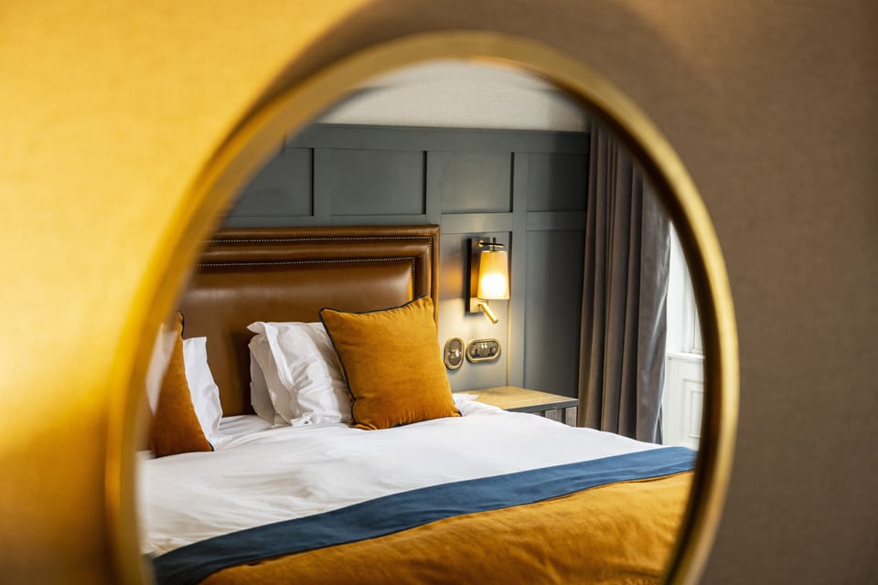 Deluxe Room | Desk, iron/ironing board, free WiFi, bed sheets