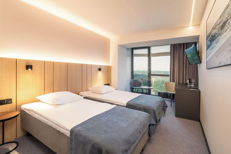 Comfort Twin Room, 2 Twin Beds | Desk, laptop workspace, blackout drapes, iron/ironing board