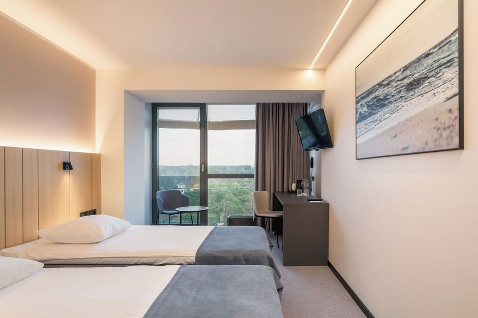 Comfort Twin Room, 2 Twin Beds | Desk, laptop workspace, blackout drapes, iron/ironing board