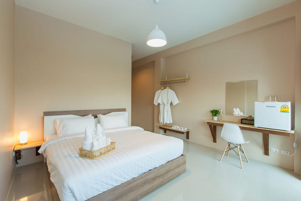 En-Suite with Balcony | In-room safe, desk, free WiFi, bed sheets