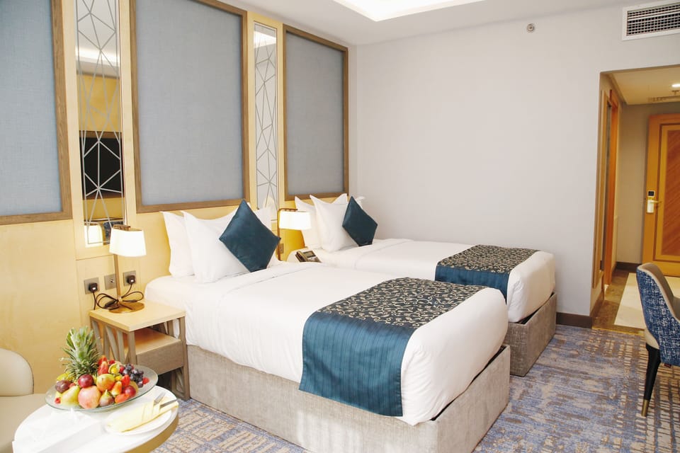 Twin Room | Hypo-allergenic bedding available, in-room safe, soundproofing