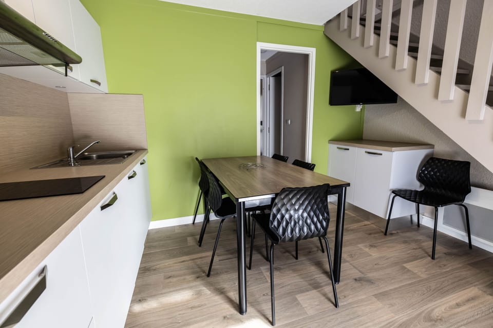Apartment, 3 Bedrooms | Private kitchen | Full-size fridge, microwave, stovetop, coffee/tea maker