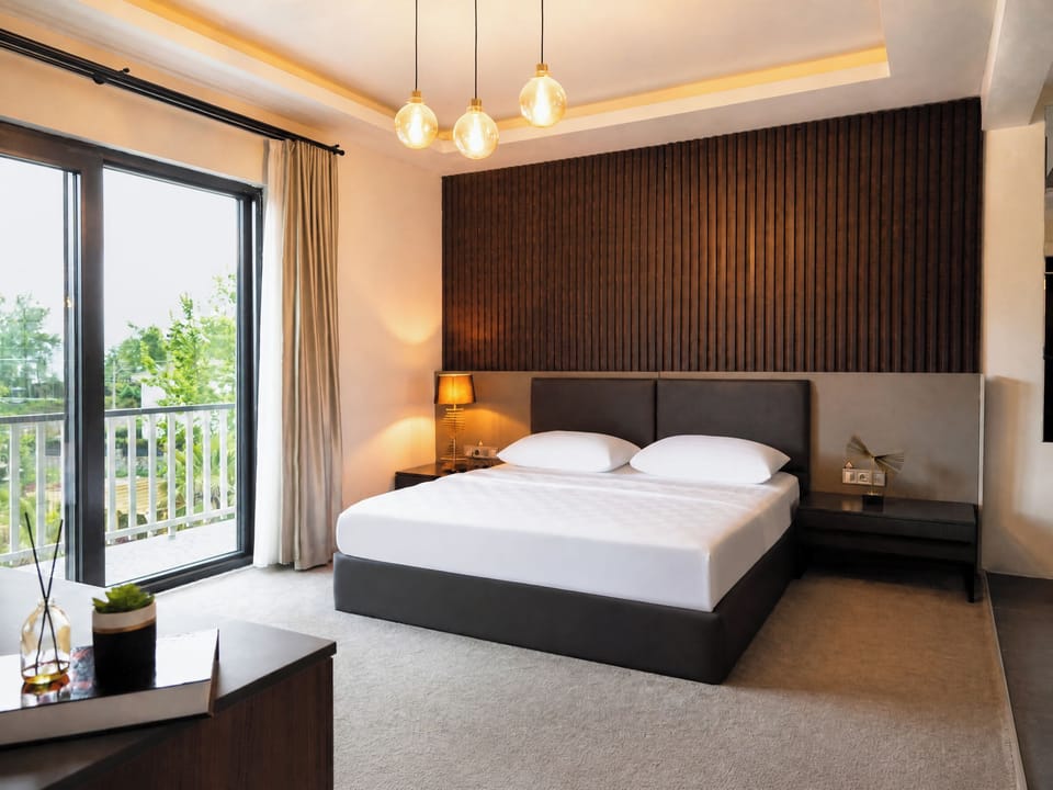 Exclusive Room, Lake View | Egyptian cotton sheets, premium bedding, down comforters