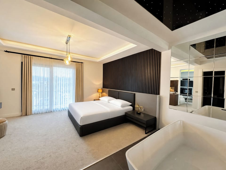 Luxury Room, Lake View | Premium bedding, Select Comfort beds, minibar, in-room safe
