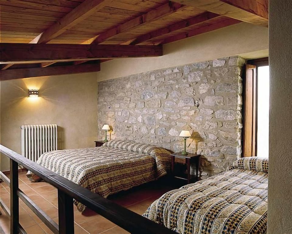 Quadruple Room | Iron/ironing board, free cribs/infant beds, rollaway beds, free WiFi